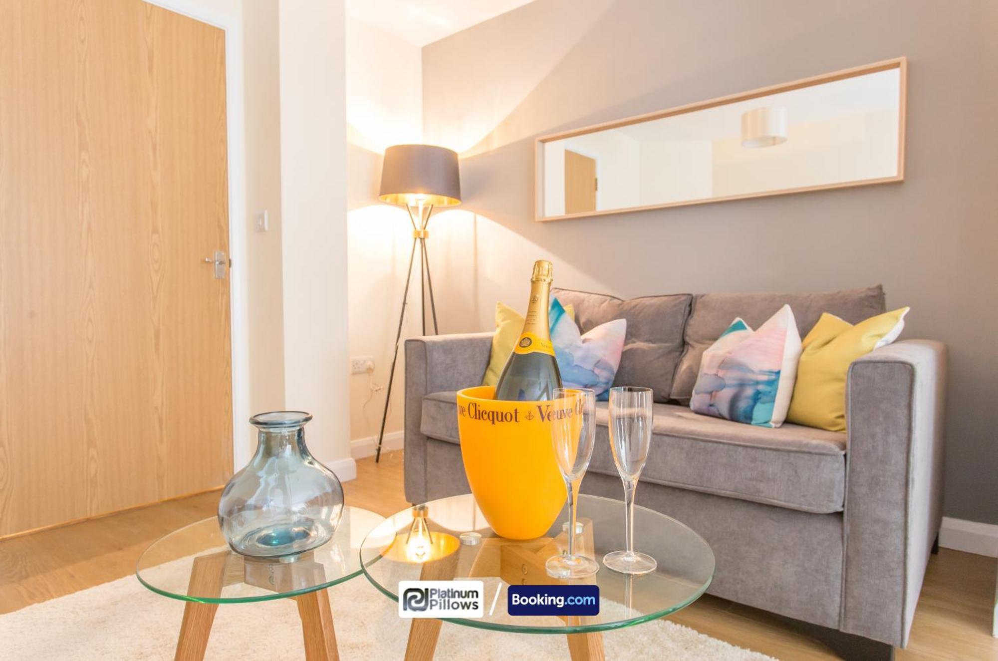 Modern Oxford 2 Bedroom Apartments, Near Headington Hospital, Families & Contractor Accommodation With Parking Esterno foto