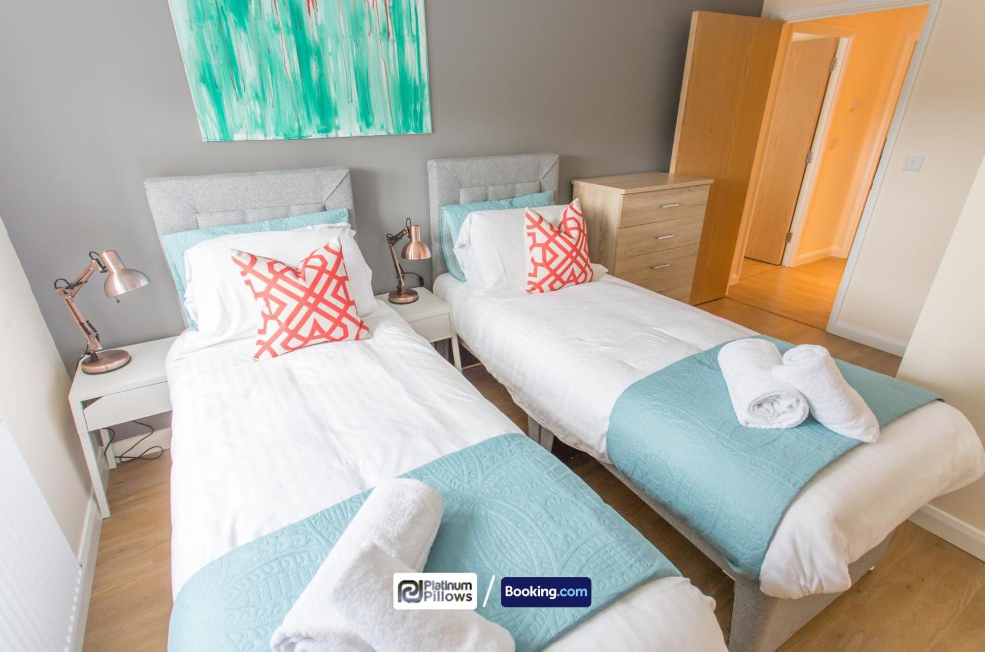 Modern Oxford 2 Bedroom Apartments, Near Headington Hospital, Families & Contractor Accommodation With Parking Esterno foto