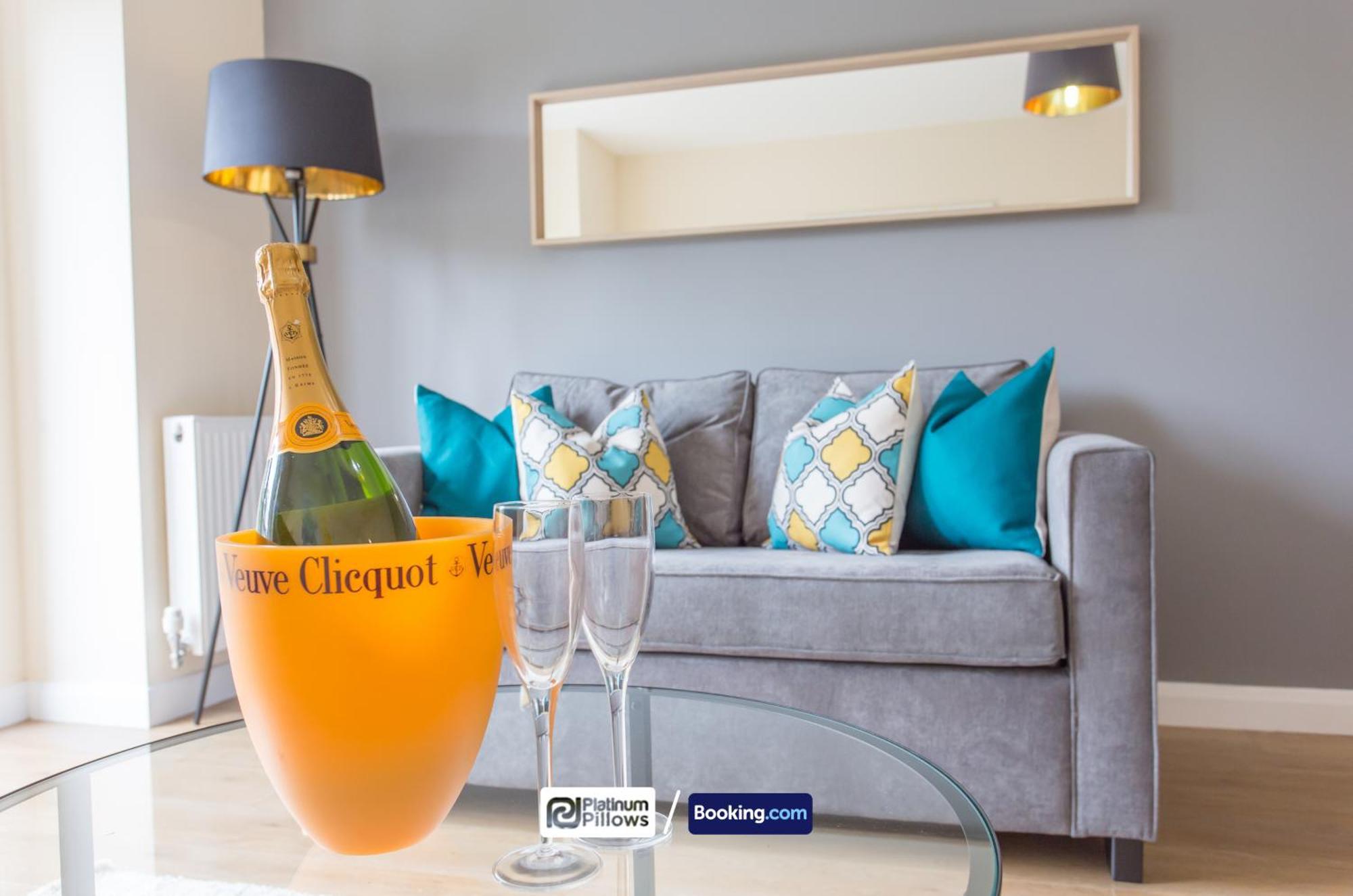 Modern Oxford 2 Bedroom Apartments, Near Headington Hospital, Families & Contractor Accommodation With Parking Esterno foto